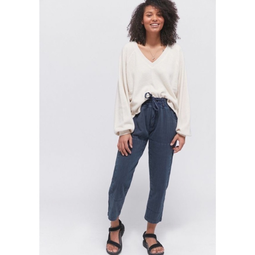 Urban Outfitters Lilith Cozy V-Neck Top Statement Sleeves Small